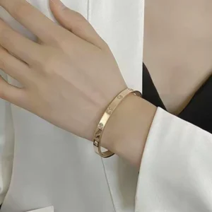 Pulseira/Bracelete Dourado decoração de strass